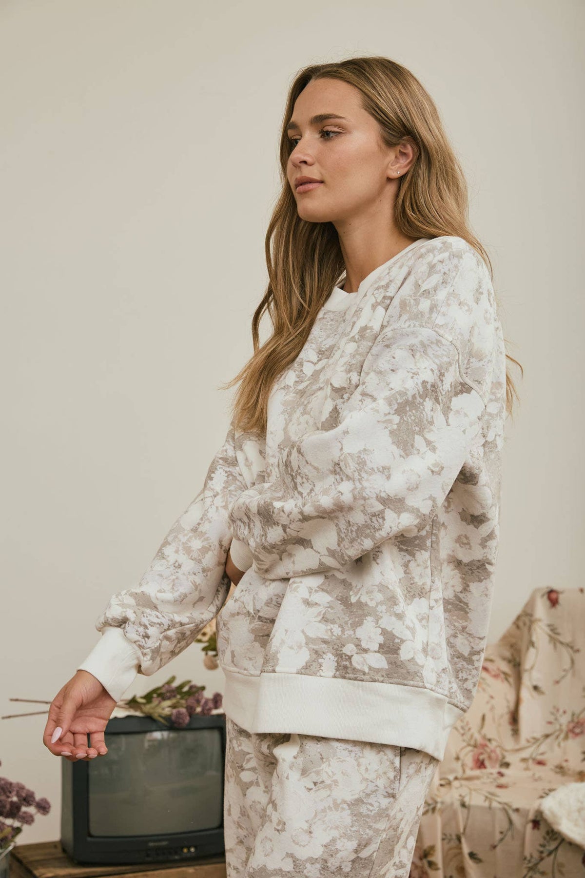 FLORAL WASH BOXY CREW KNIT TOP