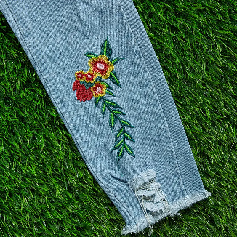 Skinny Fit Denim Jeans w/ Embroidered Roses