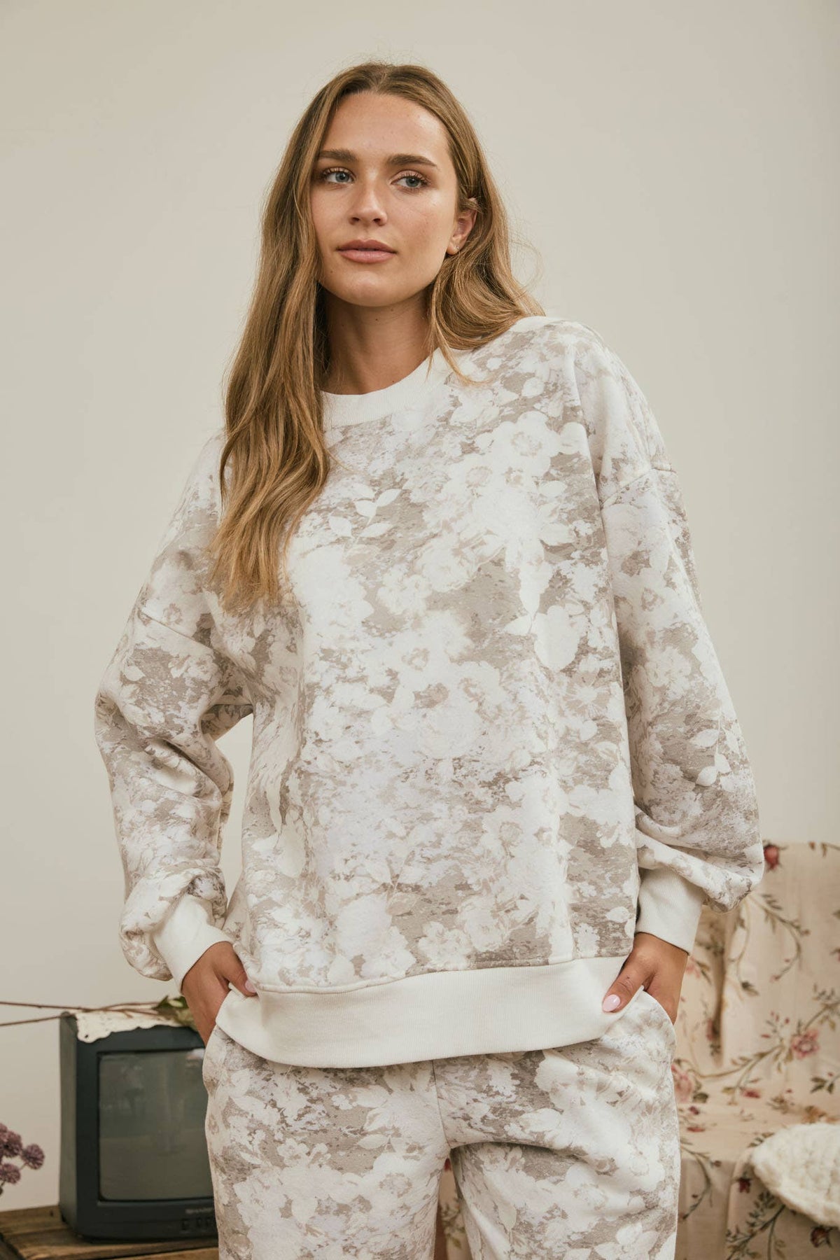 FLORAL WASH BOXY CREW KNIT TOP